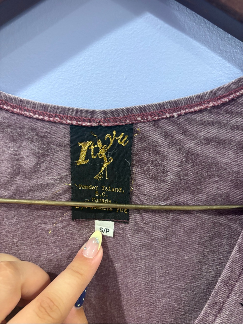 Sleeveless V-Neck Tie-Waist Midi Dress in Dusty Mauve (denim like) - Picture 4 of 5